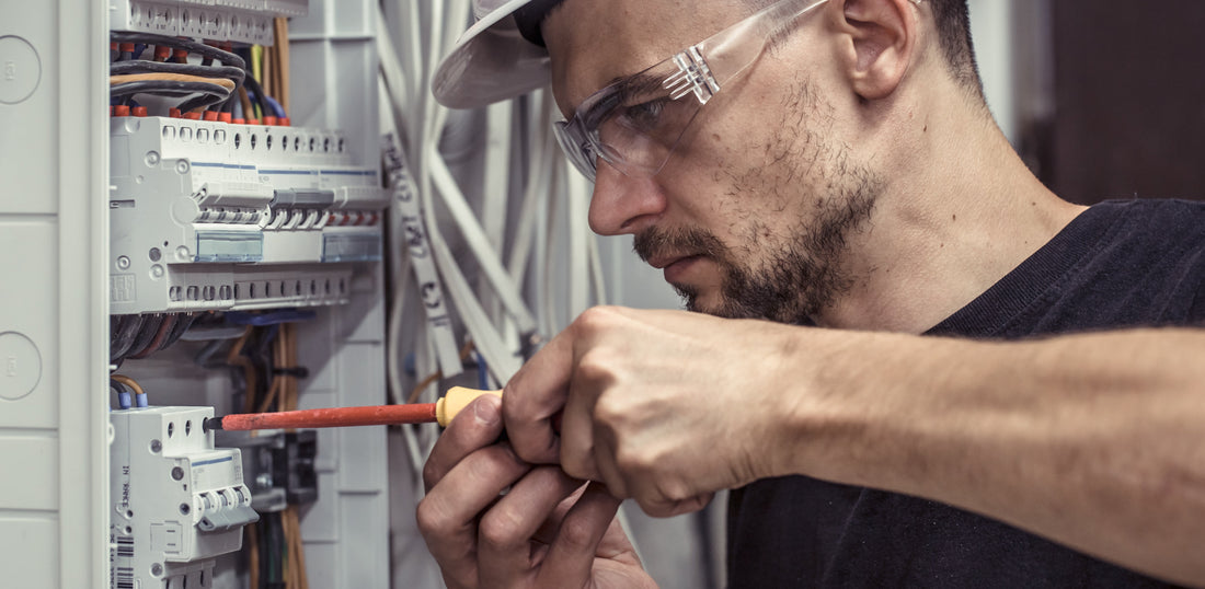 How Much Money Do Electrical Contractors Make?