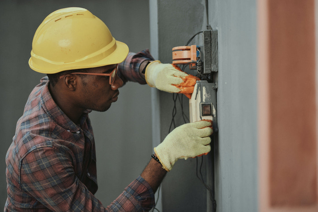 20 Steps to Successfully Start an Electrician Business